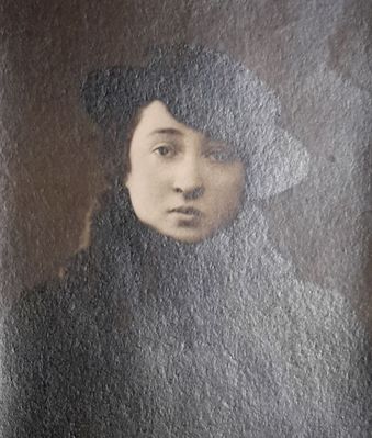 Pesja Abeshaus (1895-?)
