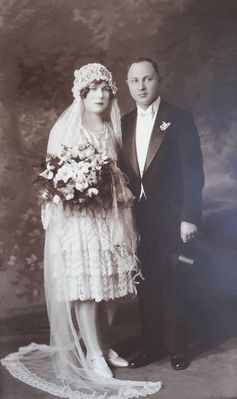 Markus Aismann (1906-1984) with wife Anna (Gedvidzer) (1908-1988) in USA  (wrote Enisman)
