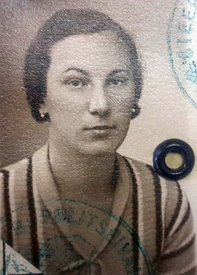 Hanna (Anna) Brodsky (Josselov) (1914-1941 [img]http://muuseum.jewish.ee/md.gif[/img] ?)
