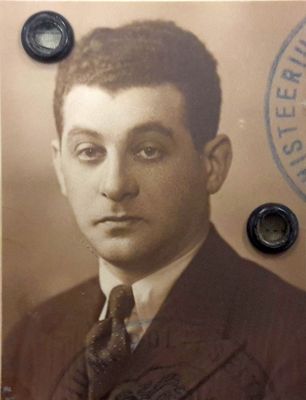 Ovsei Ginovker (1902-1997)
