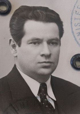 Aron Rogovsky (1895-1941 [img]http://muuseum.jewish.ee/md.gif[/img])
