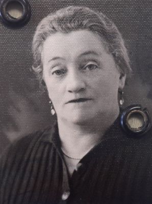 Ida Slutski (Schlutski) (1878-194x [img]http://muuseum.jewish.ee/md.gif[/img])
