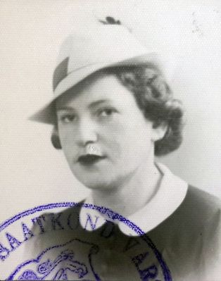 Dyna Goldberg (1909-?)
