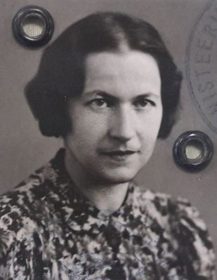 Erna Goldberg (Furman) (1905-1998)
Keywords: [F]