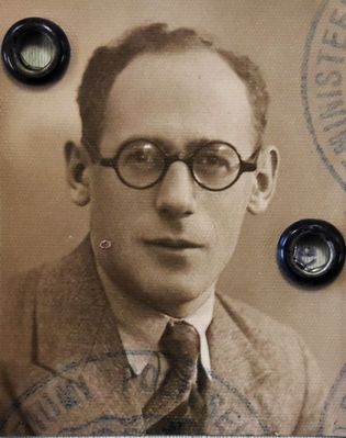 Salman Abe Potaschnik (1903-1941 [img]http://muuseum.jewish.ee/md.gif[/img])
