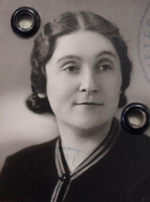 Bella Papp (Baron) (1899-1981)
