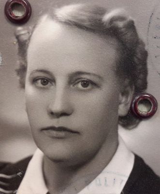 Ella Kats (?) (1903-?)  
