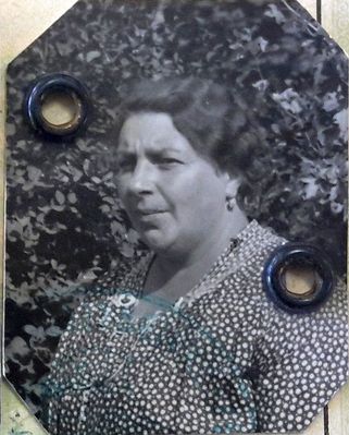 Dvora Slavitski (Lever) (1894-1959)
