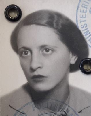 Jette Kamuscher (Maisel) (1909-1980) 
Keywords: [M]