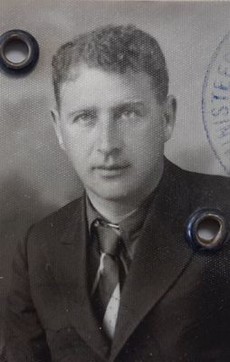 Taich Salman (1897-1941 [img]http://muuseum.jewish.ee/md.gif[/img])
Keywords: [medics]