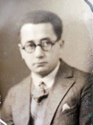 Elazar Loisch (1911-?)
