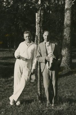 Jeremia (left) and Leib Kahn
