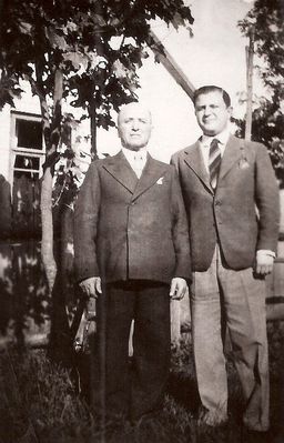 Abram Lurje (~1876-1942) with his son Jakov Lurje (1910-1983). Jõhvi.
