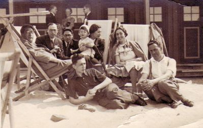 Levins in Pärnu
Left to right.
Abram Levin, Isak Levin, Ber Levin, Ester Levin (Kofkin) with  ?, Boris Levin, Sara Abramson (Levin) [img]http://muuseum.jewish.ee/md.gif[/img], ? Levin (Sara's brother), 

