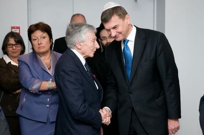 a9 Prime minister Mr Andrus Ansip and Mr Isidor Levin
