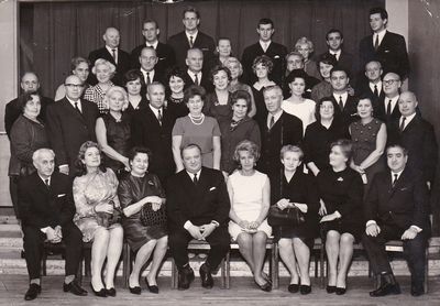 Big happening (~ 1962?)
Left to right. Sitting: ?, ?, ?, Mendel Ditman, Vera Ditman (Majorov), Henni Olkenitski (Ditman), ?, Lasar Rosenberg.
Upper row: ?, ?, ?, ?, Viktor Ditman, ?, Herz Lutrin?, Miron Olkenitski.
Second row from top: ?, ?, ?, Jeremias Krakusen, ?,  Miia Goldschmidt,   ... last at right - Refol Põld (Ditman).
Third from top: ?, ?, Liivia Krakusen, ..., Maya Epstein (Baiburin), Benno Epstein, ?
Fourth from top: ?, ?, ... Meri Schagal, Ilja Schagal
