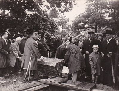 The funeral of David Jakobson (Ditman) 18.7.1969. Tallinn Rahumäe cemetery.
