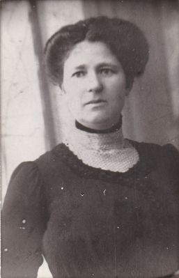 Frieda Ditman (Birkan) (1887-194x [img]http://muuseum.jewish.ee/md.gif[/img])
