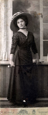 Hesse Zivian (Heimann) (1895-1938)
This photograph shows my mother, Hesse Tsivian, nee Heiman, after returning to Estonia from Warsaw. It was taken in Tartu in 1912.
Rachel Randvee (Zivian)
