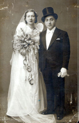 Isak Perlman and Hana Kaplan wedding in 1936
