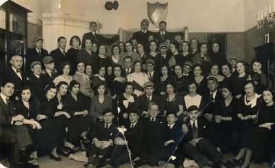 Hasmonea with HaZfiro girls
X jubilee. 10.3.1934. Hazfiro girls Visiting Hasmonea.
Keywords: [zfira]