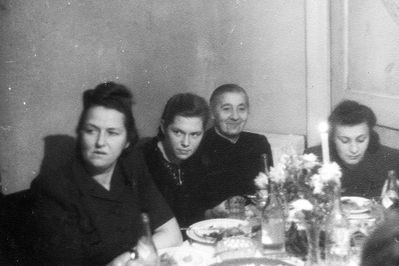 Bella Leibo
Mother of Frida, Meri, Israel and Jehuda Leibo - third from left

