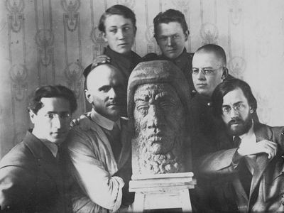 Julius Gens with Estonian painters (Pallas painters society)
Sitting, left to right: Julius Gens, Anton Starkopf, Eduard Wiiralt, Ado Vabbe.   
