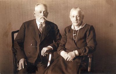 Wulf (1863-1938) and Musa Ginsburg (Levenpol) (1869-1933)
