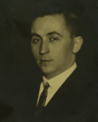 Lasar Gulkovitsch (1899-1941 [img]http://muuseum.jewish.ee/md.gif[/img])
