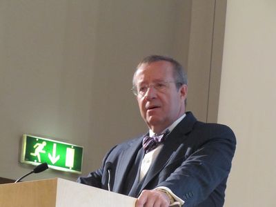 b1. Toomas Hendrik Ilves - the President of Estonia
