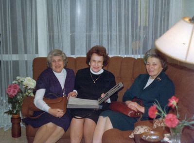 In Tel-Aviv by Rybaks
Left to right: Anna (Baby) Feinstein, Dr Riva Gradnauer (Pikarevitsch), Michla (Manja) Epstein (Minkov)
