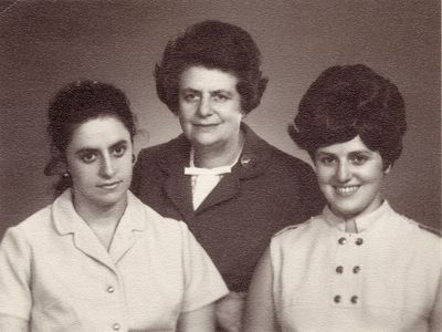 Trapido - 18.7.1970
Left to right: 
Ilona Wolfson (Trapido), Regina Trapido (Amitan), Riana Trapido
