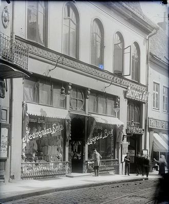 Biek Leopold shop at Viru str., Tallinn. 1900-1910.

