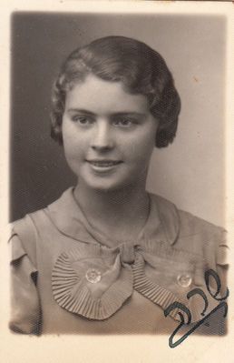 Sara (Sonja) Nechamtschin (Rybka) (1921-1984)
10.11.1936 Tallinn
Keywords: [P]