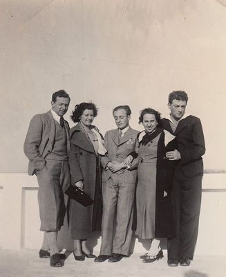 Judeikin, Geller
Left to right: Boris Judeikin, Tamara Usvanski (Judeikin), Josef (Južu) Geller, Rachel Geller (Judeikin), Emanuel Geller.
Keywords: [G]