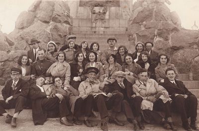 Tallinn - 1931. TJG 1931 graduation class in Kadriorg
