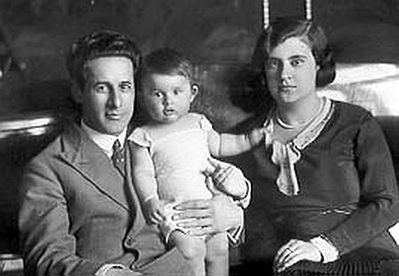 Gens family. 1931.
Josef ("Joe") Gens and Betty Gens (Neviaski) with Grischa (Hirsch) Gens.
