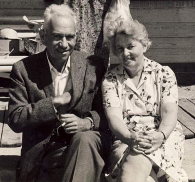 Avigdor Kedem (Viktor Klompus) (1913-1995) and Bluma Rubanovitsch (Gabovitsch) (1912-2002) in 1968 (in Pärnu?) 
Keywords: [R]