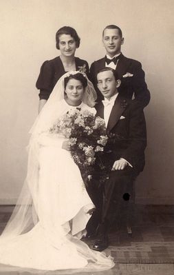 Beilinson - Gleser wedding. 12.10.1937 
Behind: Sara Herzenberg (Buras), Herzenberg?
Jette and David Beilinson

