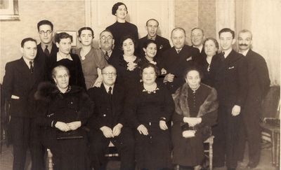 Benjamin Beilinson 50th jubilee (1938)
Left to right:
Standing: ?, Moissei (Moka) Schats, ?, Mirjam Schats (Rochlin), ?, ?, ?, Etti Beilinson (Gleser), ? (behind), ?, ?, ?, David Beilinson, David Vseviov 
Sitting: ?, Benjamin Beilinson, Matle Beilinson (Itzoch), Hana Rischa Beilinson (Novik)
