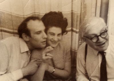 Beilinson
Left to right: Leopold Beilinson, Nechama Beilinson (Prenski), Samuil Beilinson
Keywords: [P]