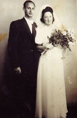 Gleser - Rosenberg wedding. 8.6.1941.
Jakob Gleser and Lena Gleser (Rosenberg)
Keywords: [R]