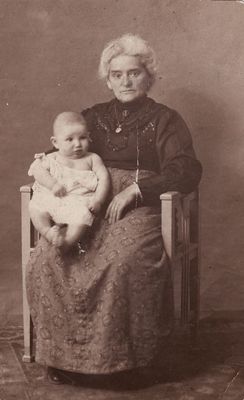 Hanna Zipukov (Zipikov)
The grandmother of Lia Kaplan (Berkovitsch)
