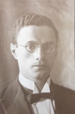 Markuschevitsch Leiser Markus
Keywords: [M]