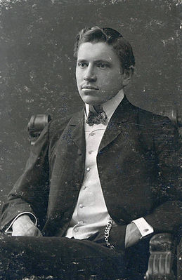 Max Klompus in 1907
