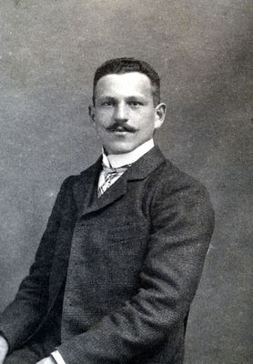 Bernhard Mendelovitsch (1888-?)
Keywords: [fire]