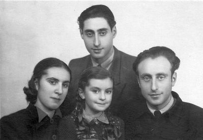 Julius Olivson family, Tallinn, 1952
Left to right.
On top: Solomon Olivson
Sitting: Isabella Olivson (Berkun), Zanna Aronstam (Olivson), Julius Olivson 
