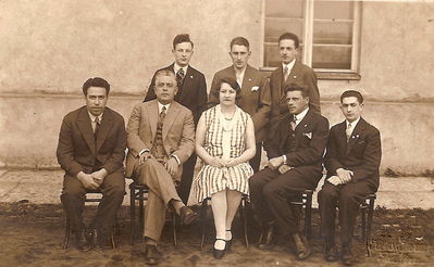 Maccabi patrons - Tallinn - 1930
Standing left to right: Jakob Vigderhause; Leo Markovitsch; Josef Usvanski
Sitting: Nissan (Mischa) Asnovitsch; Morits Rybak; ?; ?; Leo Epstein

