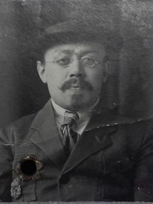 Porhovnikov Grigori (1892-1942)
Keywords: [P]