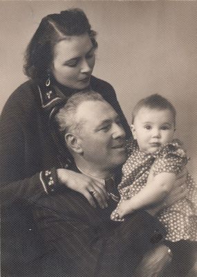Pavlovski family. 1956.
Hilja Pavlovski (Valdam), Isak Pavlovski, Rina Kitt (Pavlovski) 
